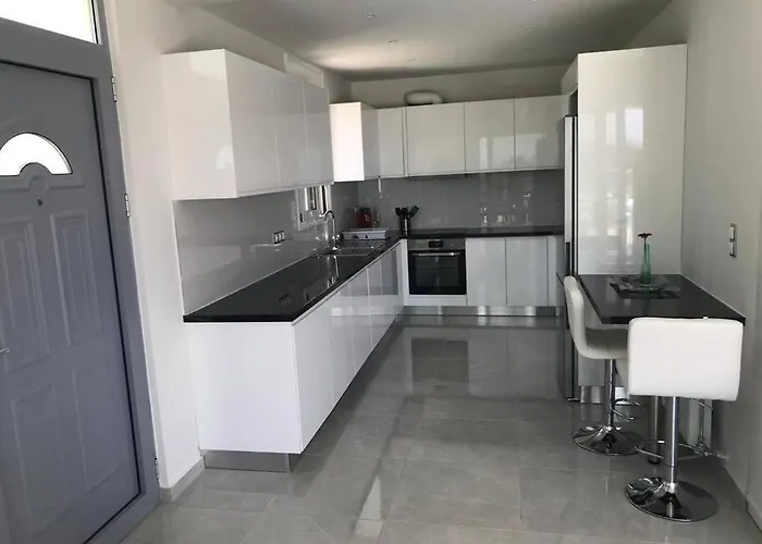 Panorama Modi, With Pool And Stunning Views